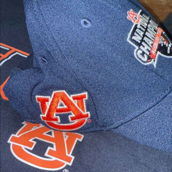 Champion Navy Blue Crewneck Sweater - Picture 4 of 16